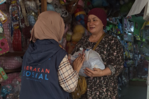 OK OCE Kemanusiaan Salurkan Bantuan Sembako Gratis untuk Warga Cakung Yang Membutuhkan